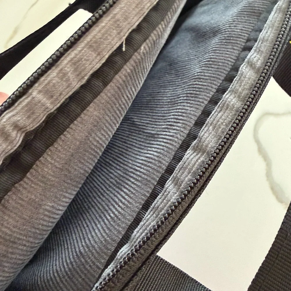 Timbuk2 Slim Computer Case padded Like NEW 10.5” x 12” handle black laptop ipad